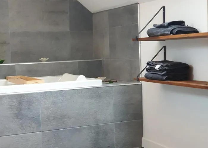 80m² Proche Frontière Belge, Jardin Privatif, Terrasse, Inclus, 2 Chambres, Wifi - Fr-1-510-133