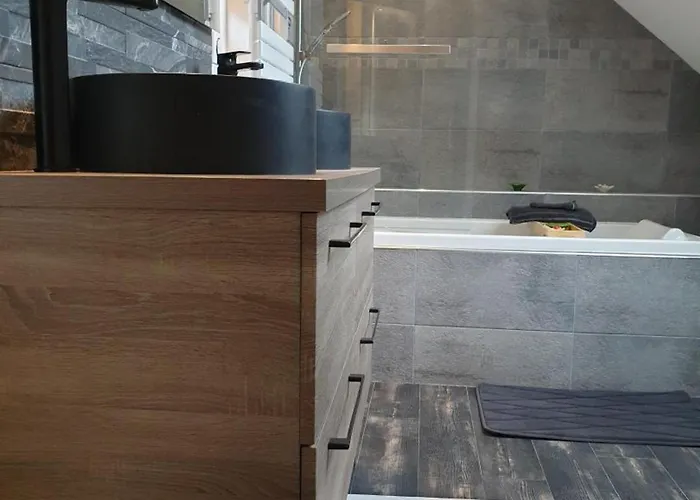 80m² Proche Frontière Belge, Jardin Privatif, Terrasse, Inclus, 2 Chambres, Wifi - Fr-1-510-133 *