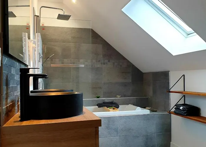 Hébergement de vacances 80m² Proche Frontière Belge, Jardin Privatif, Terrasse, Inclus, 2 Chambres, Wifi - Fr-1-510-133 Sebourg